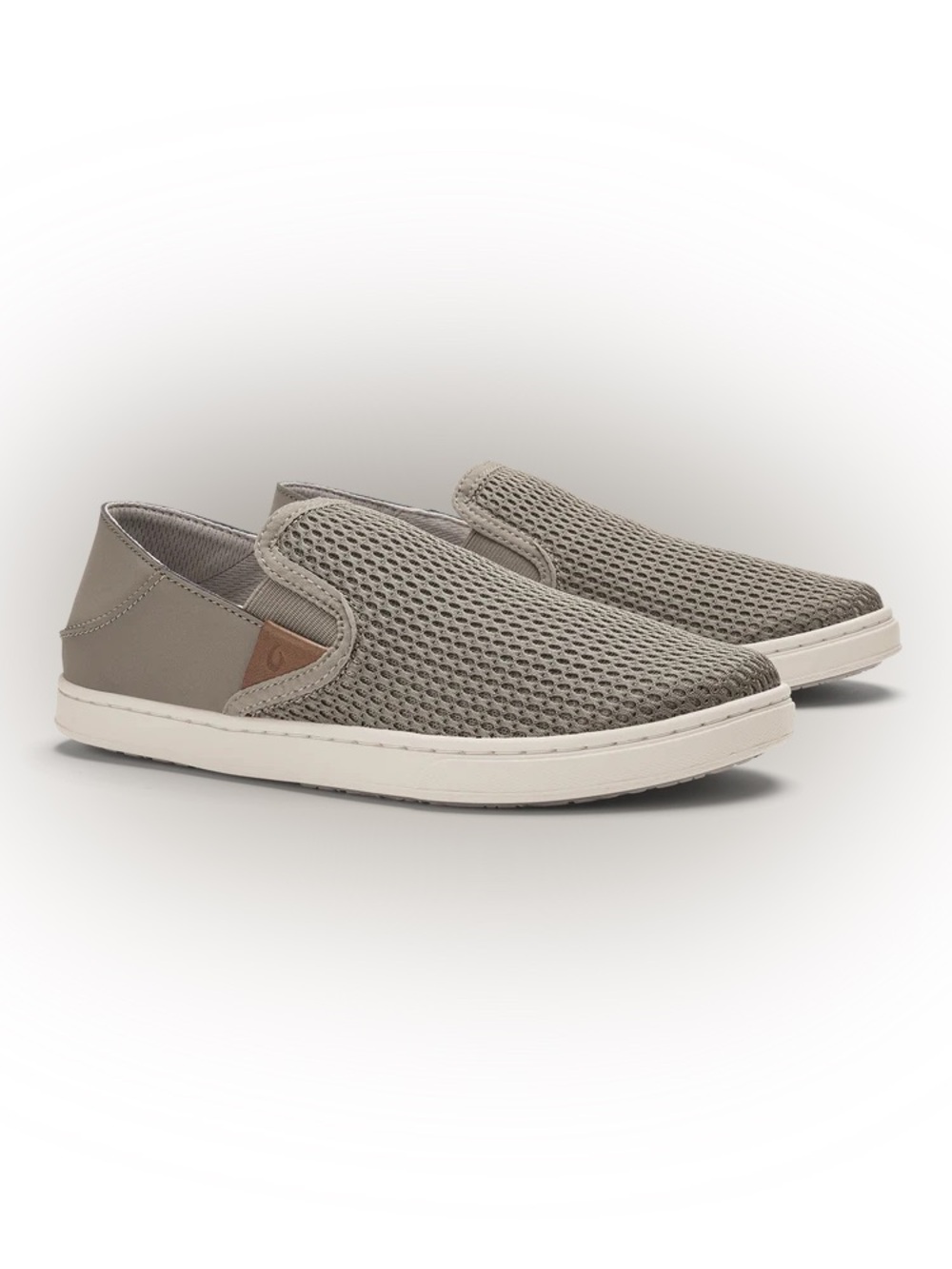 Olukai women’s Pehuea slip-on mesh & leather sneaker NWT in clay gray/taupe Sz 8